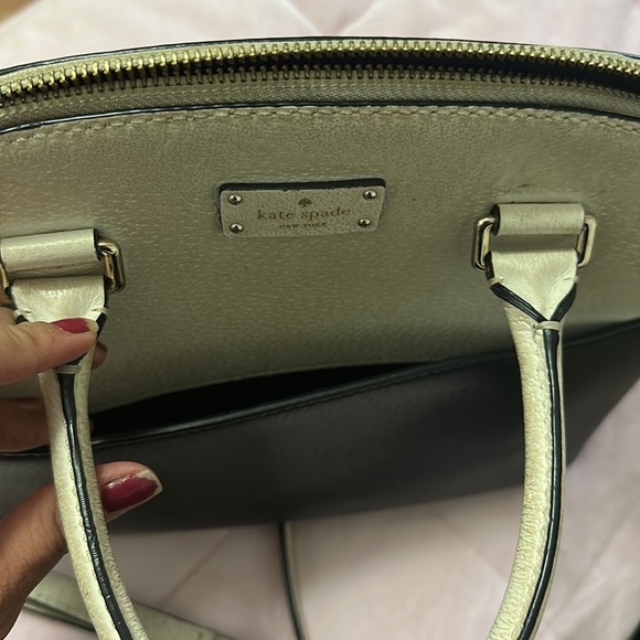 Used Kate spade black and white bag. It is dirty, see pictures but that’s all. - Picture 3 of 11